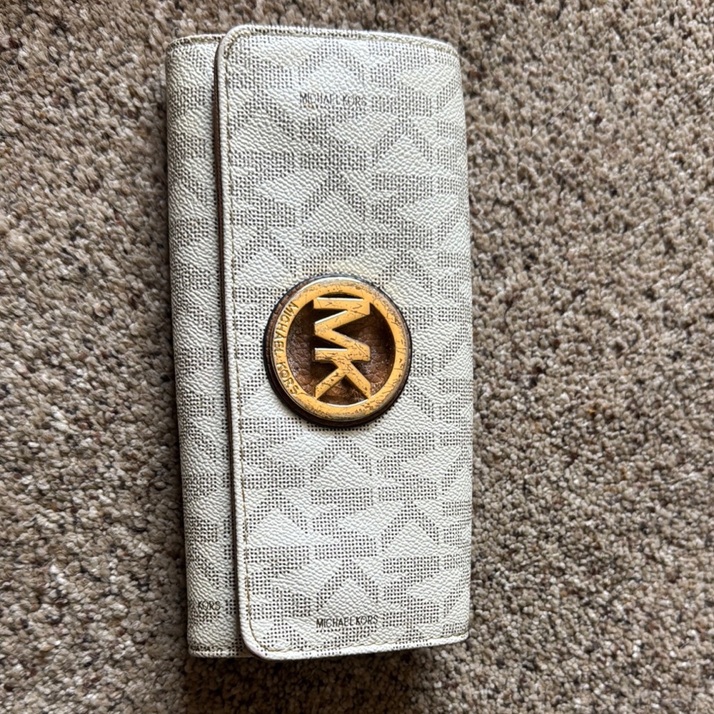 Michael Kors Gray and Gold Key Card Holder